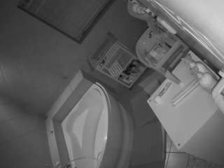 voyeurcam-julmodels-bath-1st-2
