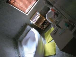 voyeurcam-julmodels-bath-1st-2