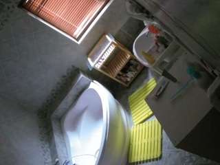 voyeurcam-julmodels-bath-1st-2