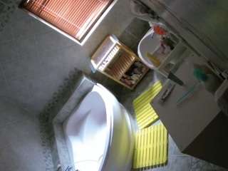 voyeurcam-julmodels-bath-1st-2