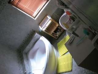voyeurcam-julmodels-bath-1st-2