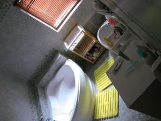 voyeurcam-julmodels-bath-1st-2