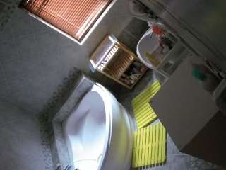 voyeurcam-julmodels-bath-1st-2