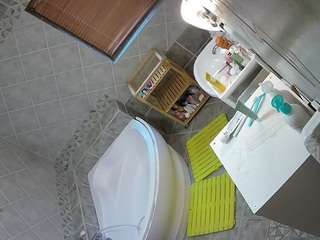 voyeurcam-julmodels-bath-1st-2
