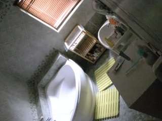 voyeurcam-julmodels-bath-1st-2