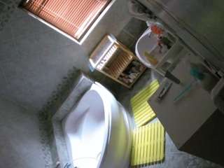 voyeurcam-julmodels-bath-1st-2