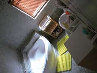 voyeurcam-julmodels-bath-1st-2