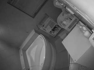 voyeurcam-julmodels-bath-1st-2