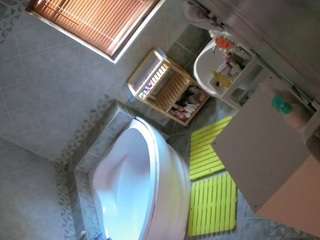 voyeurcam-julmodels-bath-1st-2