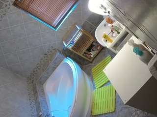 voyeurcam-julmodels-bath-1st-2