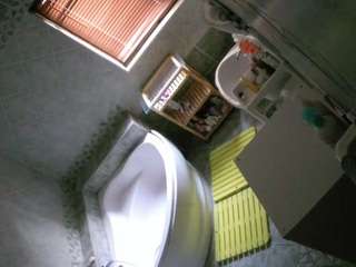 voyeurcam-julmodels-bath-1st-2