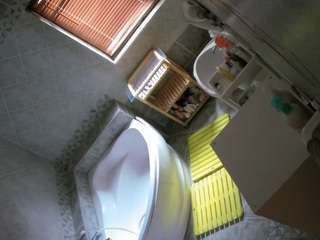 voyeurcam-julmodels-bath-1st-2
