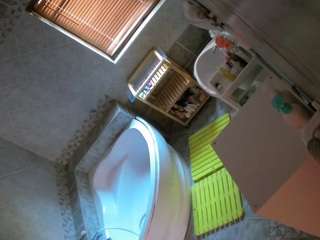 voyeurcam-julmodels-bath-1st-2
