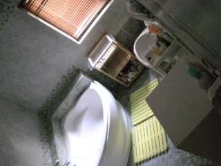 voyeurcam-julmodels-bath-1st-2