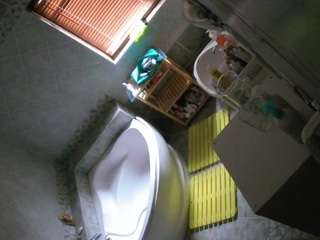 voyeurcam-julmodels-bath-1st-2