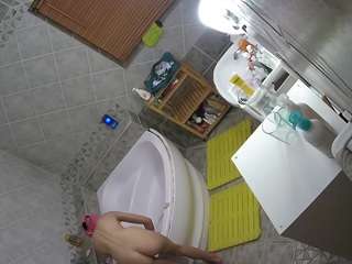 voyeurcam-julmodels-bath-1st-2