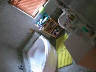 voyeurcam-julmodels-bath-1st-2