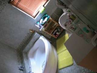 voyeurcam-julmodels-bath-1st-2
