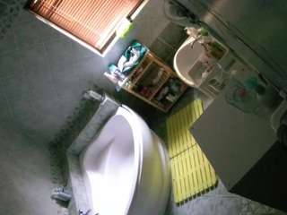 voyeurcam-julmodels-bath-1st-2