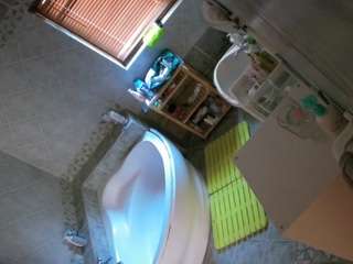 voyeurcam-julmodels-bath-1st-2