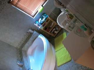 voyeurcam-julmodels-bath-1st-2