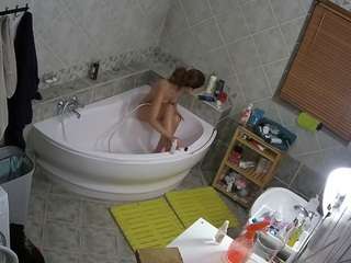 voyeurcam-julmodels-bath-1st-2