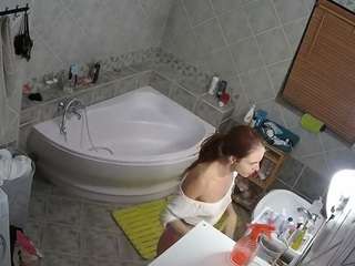 voyeurcam-julmodels-bath-1st-2