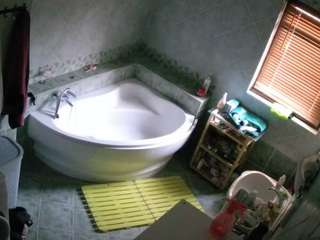 voyeurcam-julmodels-bath-1st-2 camsoda