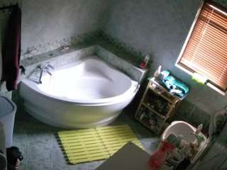 voyeurcam-julmodels-bath-1st-2 camsoda
