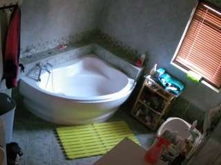 voyeurcam-julmodels-bath-1st-2 camsoda