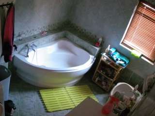 voyeurcam-julmodels-bath-1st-2 camsoda