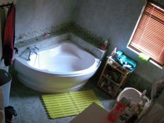 voyeurcam-julmodels-bath-1st-2 camsoda