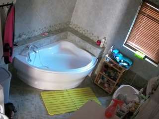 voyeurcam-julmodels-bath-1st-2 camsoda