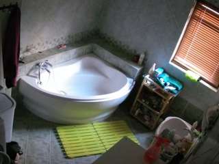 voyeurcam-julmodels-bath-1st-2 camsoda