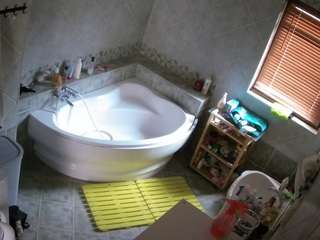 voyeurcam-julmodels-bath-1st-2 camsoda