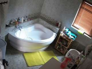 voyeurcam-julmodels-bath-1st-2 camsoda