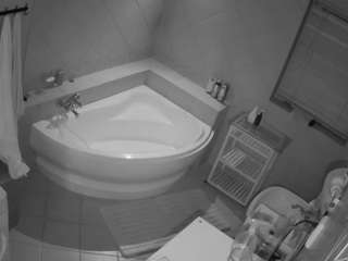 voyeurcam-julmodels-bath-1st-2 webcam model