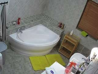 voyeurcam-julmodels-bath-1st-2 camsoda