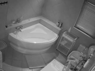 voyeurcam-julmodels-bath-1st-2
