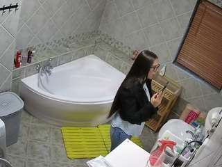 voyeurcam-julmodels-bath-1st-2