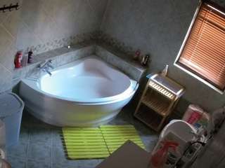 voyeurcam-julmodels-bath-1st-2 camsoda