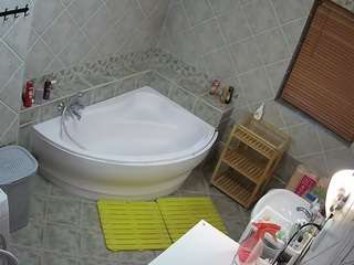 voyeurcam-julmodels-bath-1st-2 camsoda