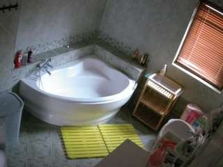 voyeurcam-julmodels-bath-1st-2 camsoda