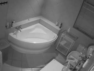 voyeurcam-julmodels-bath-1st-2 camsoda