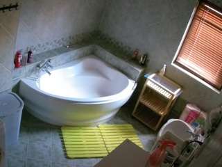 voyeurcam-julmodels-bath-1st-2 camsoda
