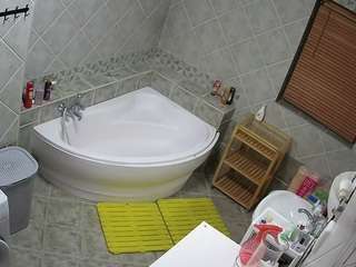 voyeurcam-julmodels-bath-1st-2 camsoda