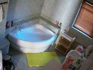 voyeurcam-julmodels-bath-1st-2 camsoda