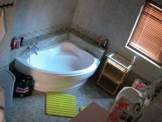 voyeurcam-julmodels-bath-1st-2 camsoda