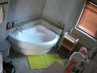 voyeurcam-julmodels-bath-1st-2 camsoda