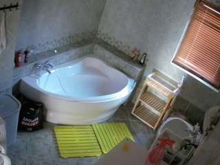 voyeurcam-julmodels-bath-1st-2 camsoda